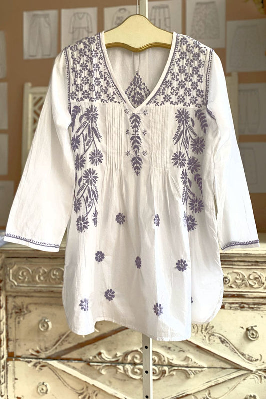 Women's white cotton tunic with blue stitch detail
