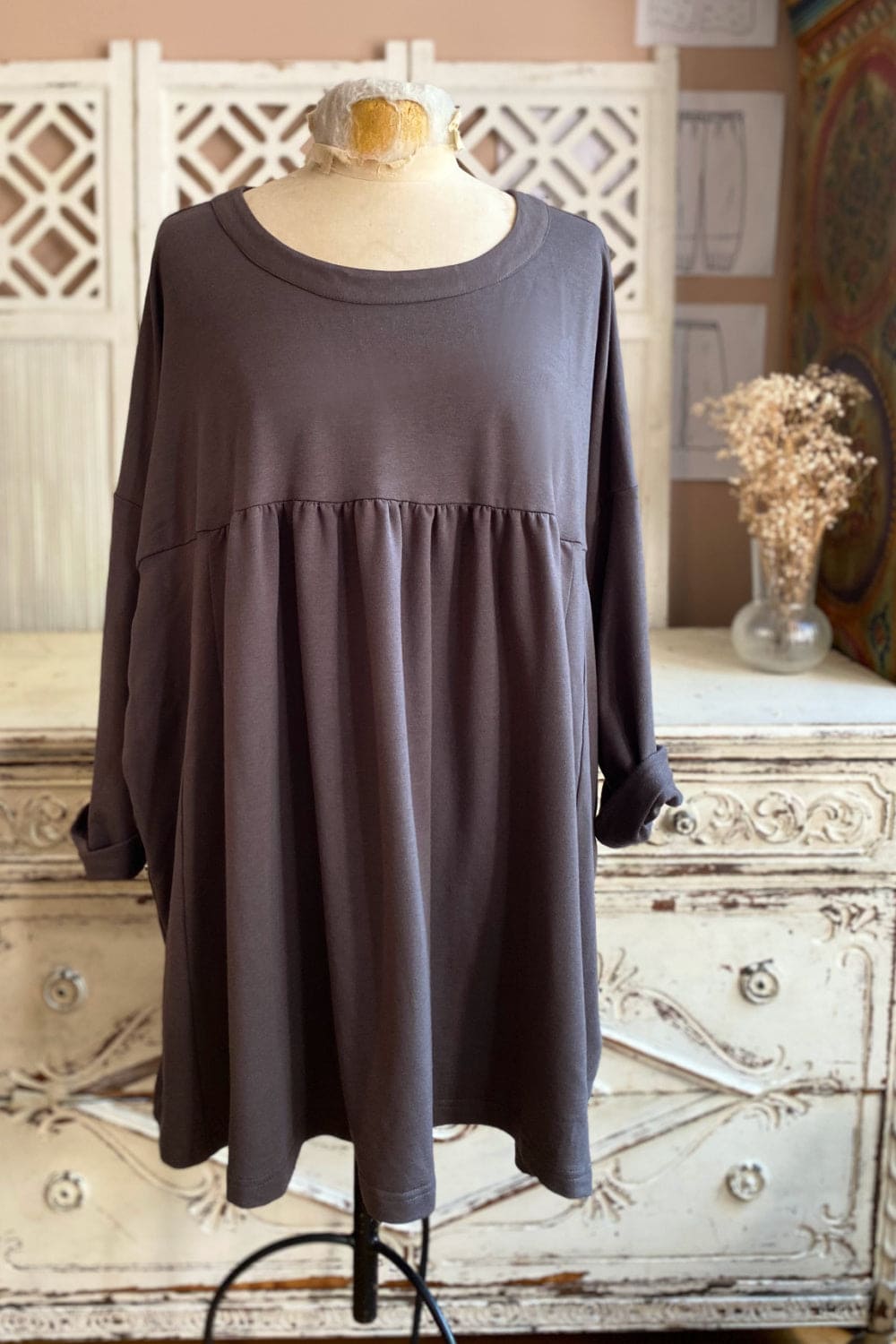 Bamboo oversized tunic with long sleeves and a round neckline.