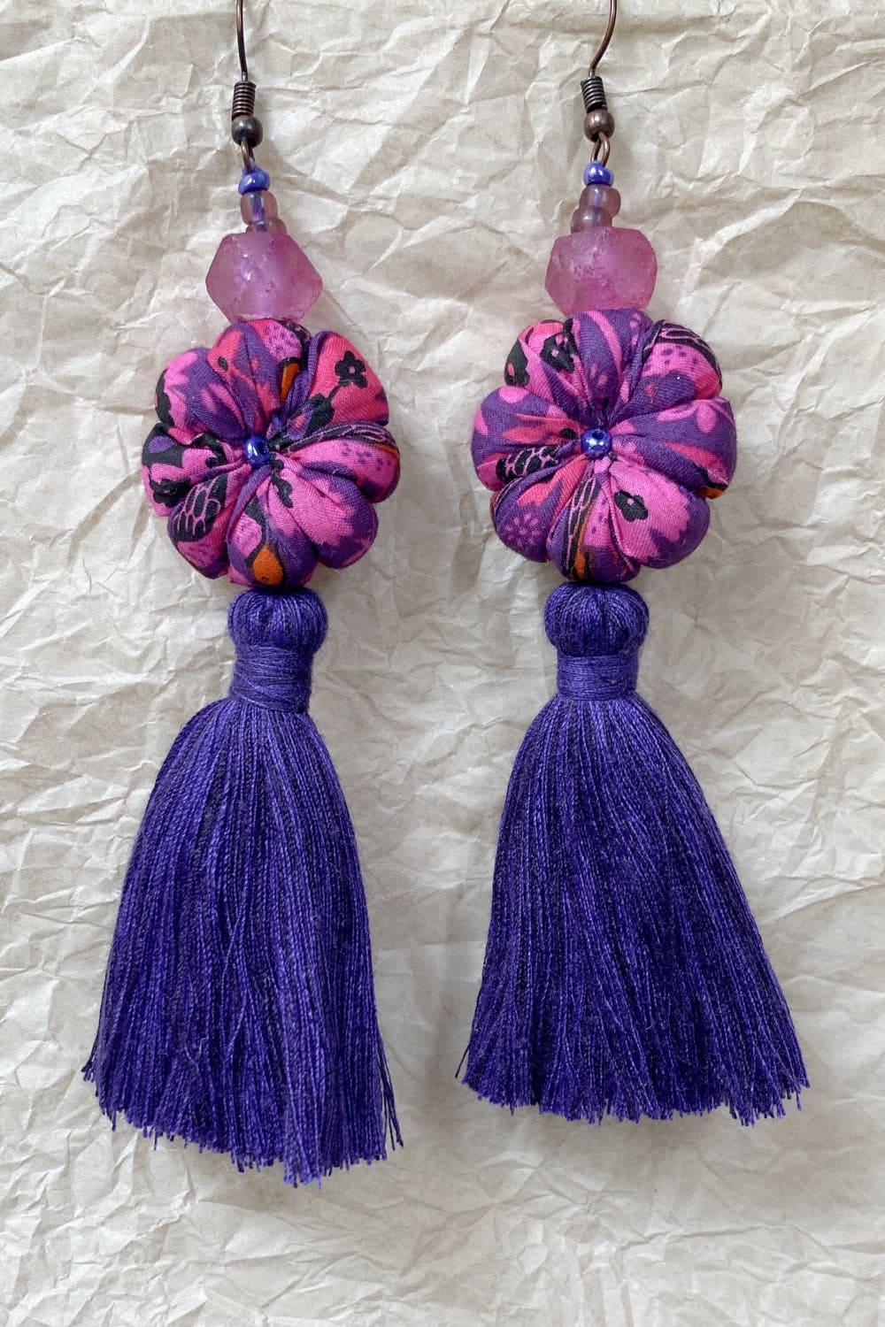 Handcrafted tassel earrings black and pink.