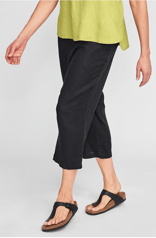 Linen cropped pant in black shown in a cropped image.