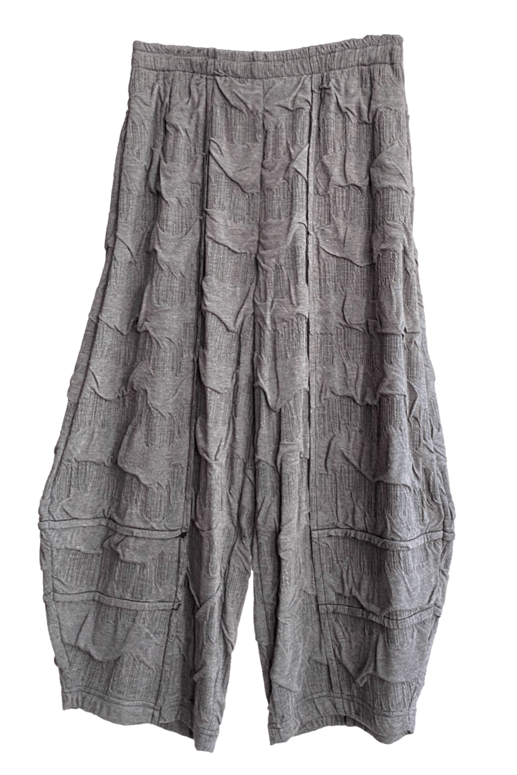 Full cut funky pant in a grey color with textured fabric. They are wide cut and have 2 seamed side pockets.